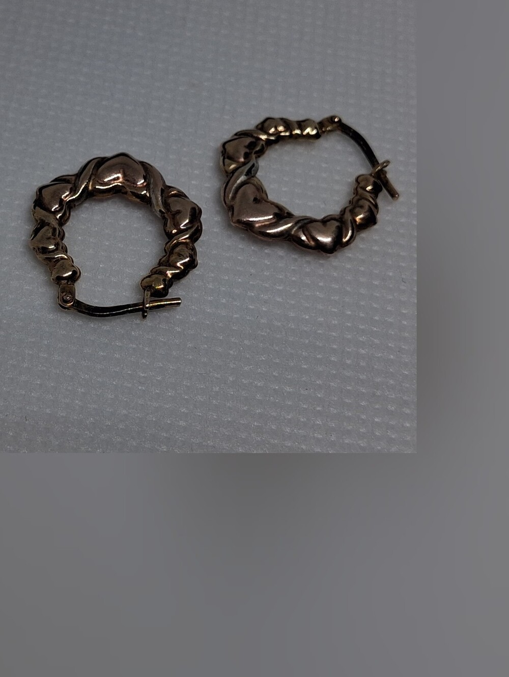Y2K - 10K yellow gold hoop earrings featuring Linking Hearts ♡